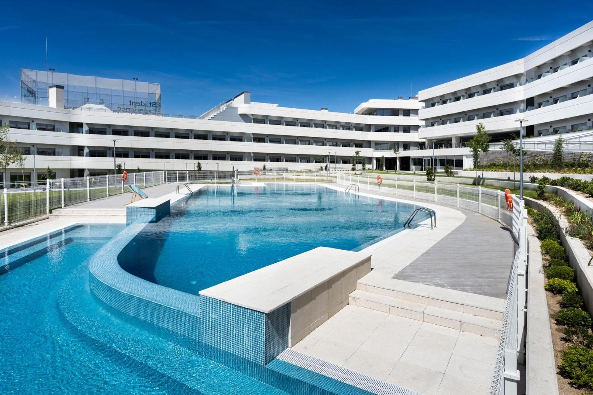 Student Experience Madrid Pozuelo - Luxury Hostel Pozuelo de Alarcón Exterior foto